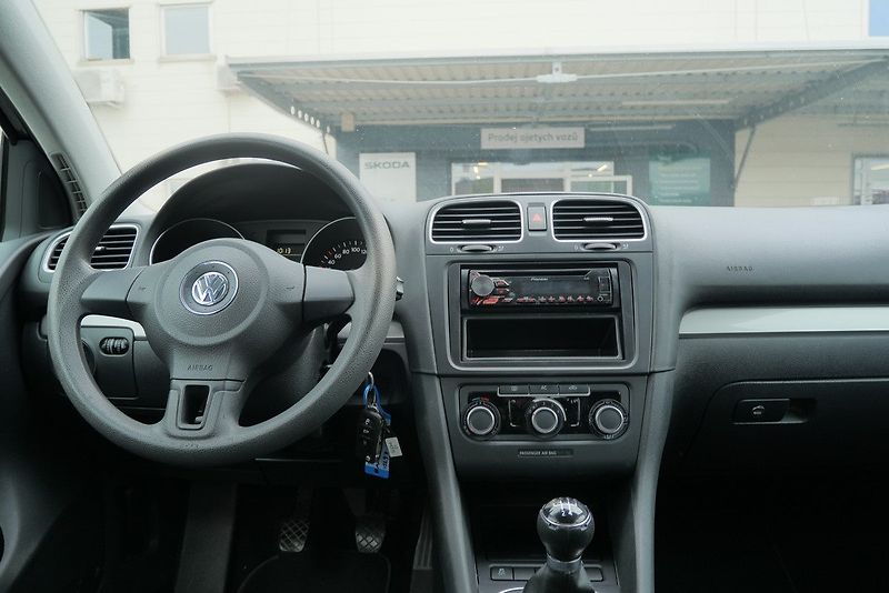 Volkswagen Golf - fotka 6 z 6