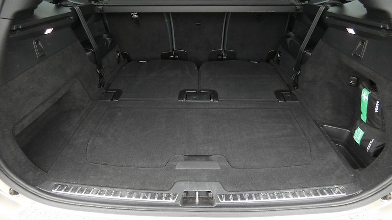 Volvo XC90 B5 AWD Momentum PRO 7 míst - fotka 21 z 27