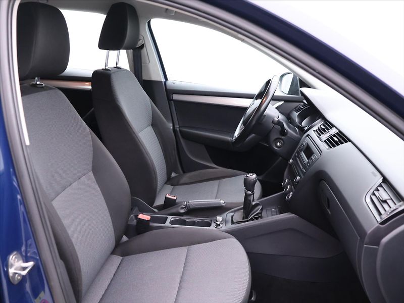 Škoda Octavia 1,6 TDI CZ Klimatizace DPH - fotka 11 z 25