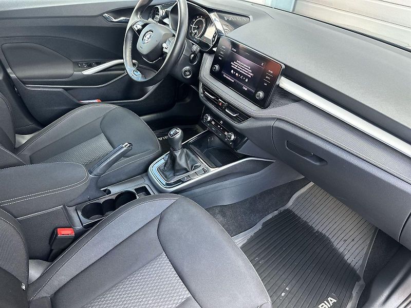 Škoda Fabia (2023) 1.0 TSI Style+ - fotka 10 z 26