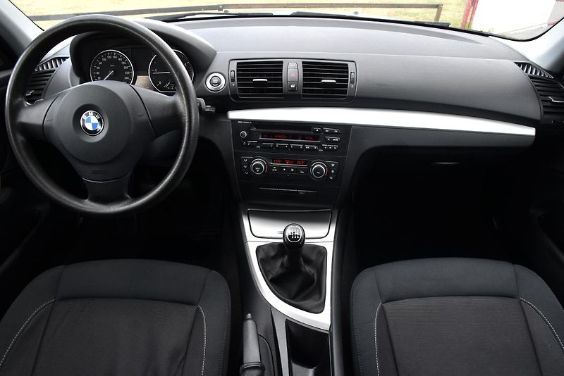 BMW Řada 1 120d 6st 130 kW, KLIMA, ALU - fotka 24 z 33