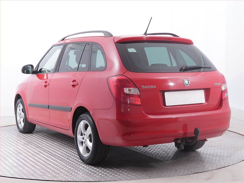 Škoda Fabia (2014) Ambition 1.6 TDI - fotka 4 z 16