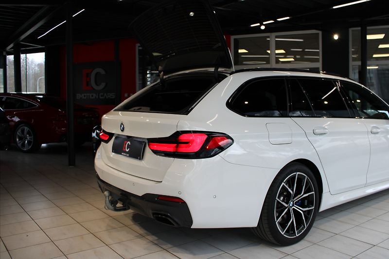 BMW Řada 5 530d xDrive M Sport DAProf/360 - fotka 32 z 35