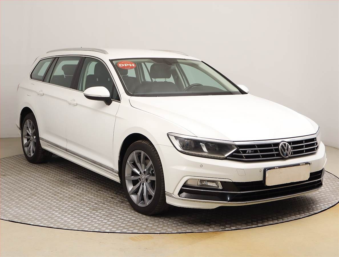 Volkswagen Passat R-Line 2.0 TDI, ČR,1.maj, Kůže