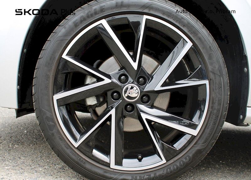 Škoda Kamiq (2023) Monte Carlo 1.5TSI / 110kW 6°M - fotka 24 z 24