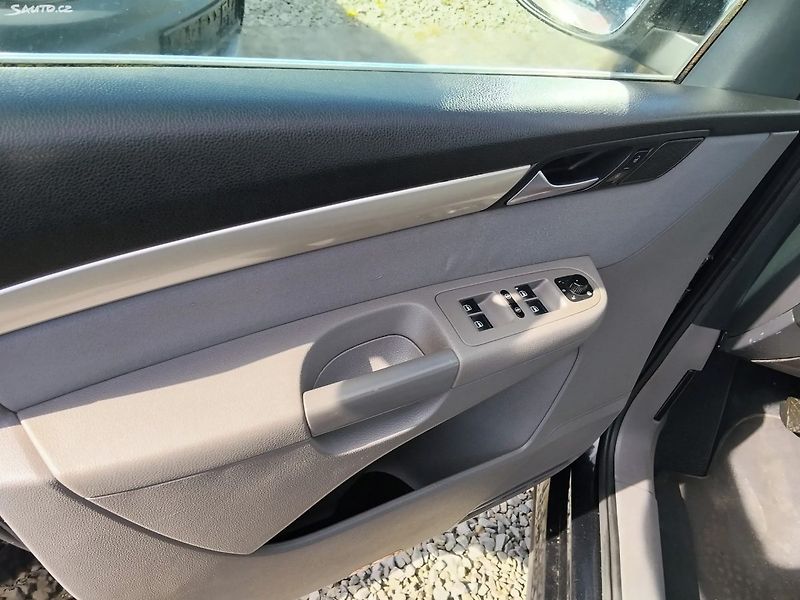 Seat Alhambra (2011) - fotka 28 z 28