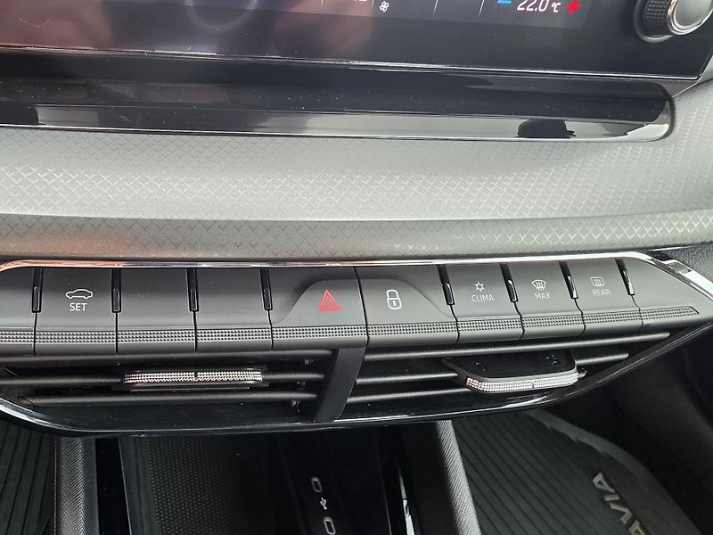 Škoda Octavia (2023)  Combi Ambition 1,5 TSI 110 kW - fotka 23 z 23