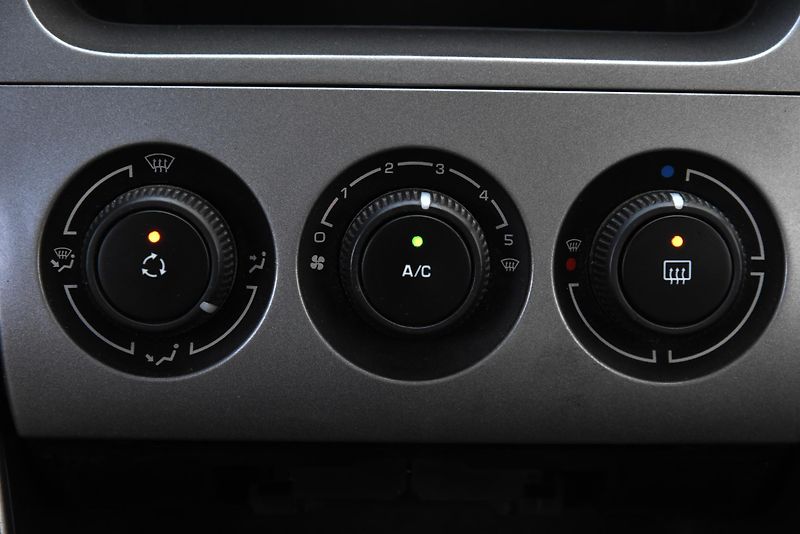 Peugeot 308 CC 1.6 HDi 6st,KLIMA,TEMP,ALU - fotka 26 z 41