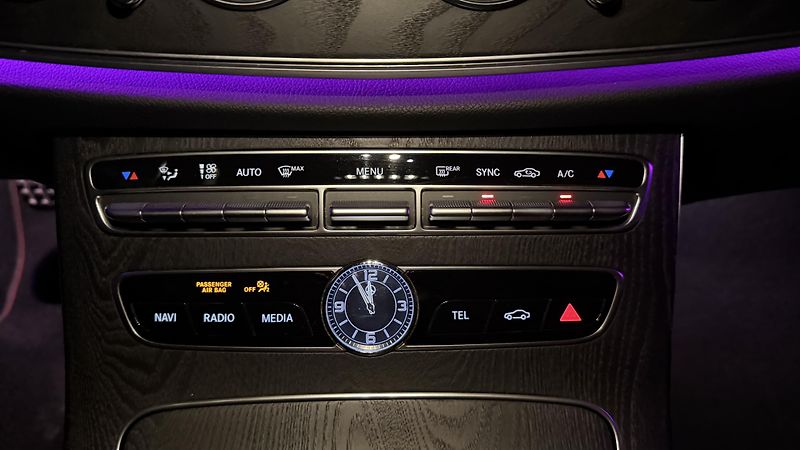 Mercedes-Benz Třídy E (2019) Mercedes-Benz AMG E53 4MATIC - fotka 11 z 21