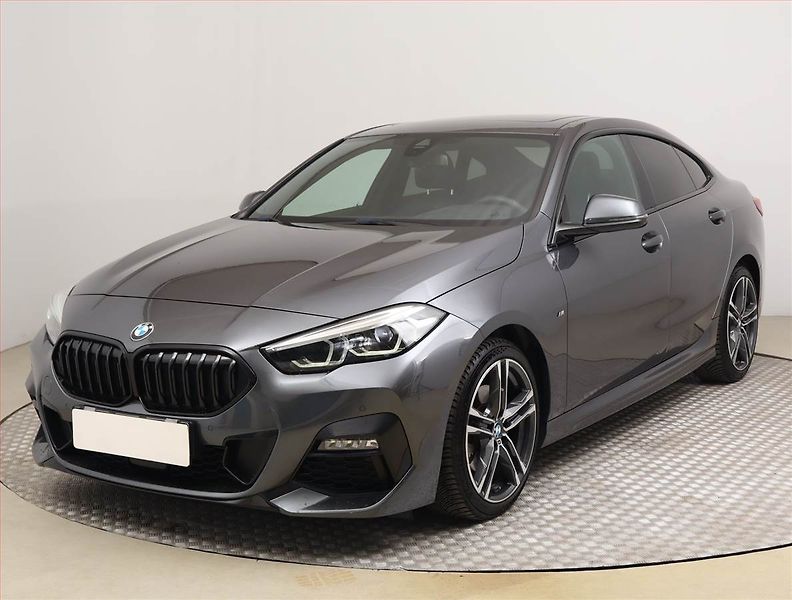 BMW Řada 2 (2021) Sport Line 218d, Automat - fotka 2 z 20