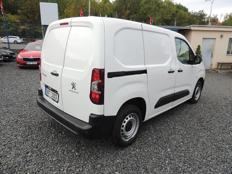 Peugeot Partner (2021) 1.2i,81kw,ČR,1majitel,59000km - fotka 5 z 46