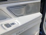 BMW Řada 7 750Li xDRIVE ČR 1.MAJ DPH - náhled 42