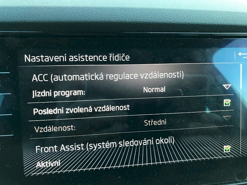Škoda Karoq (2018) STYLE Plus 4X4 TDI 2.0/110KW 7 - fotka 22 z 28
