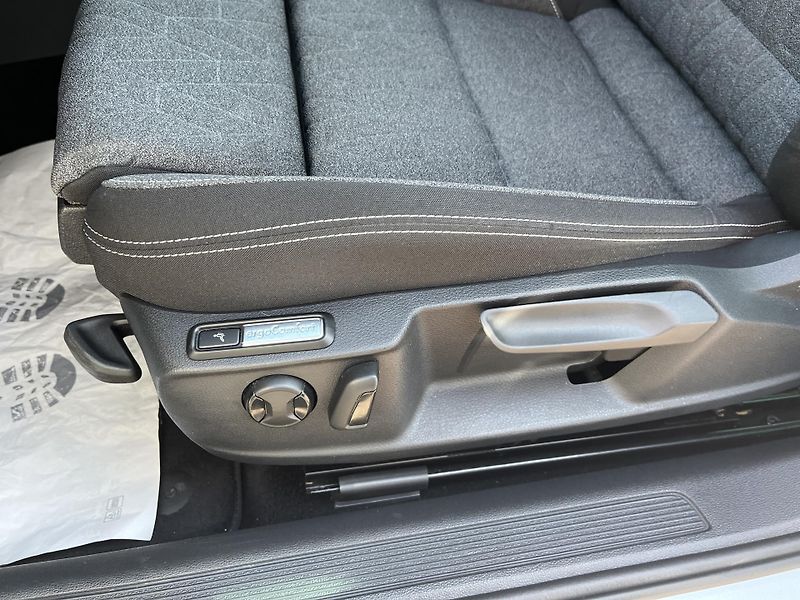 Volkswagen Passat 2.0TDI 7DSG BUSINESS PREMIUM 1 - fotka 19 z 22