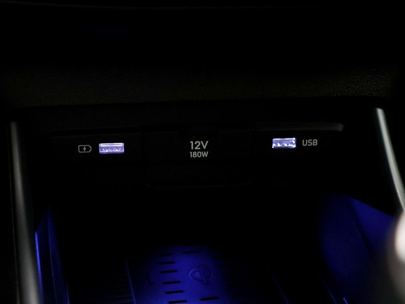 Hyundai i20 1.6 T-GDI 150kW LED CZ Aut.kli - fotka 23 z 32