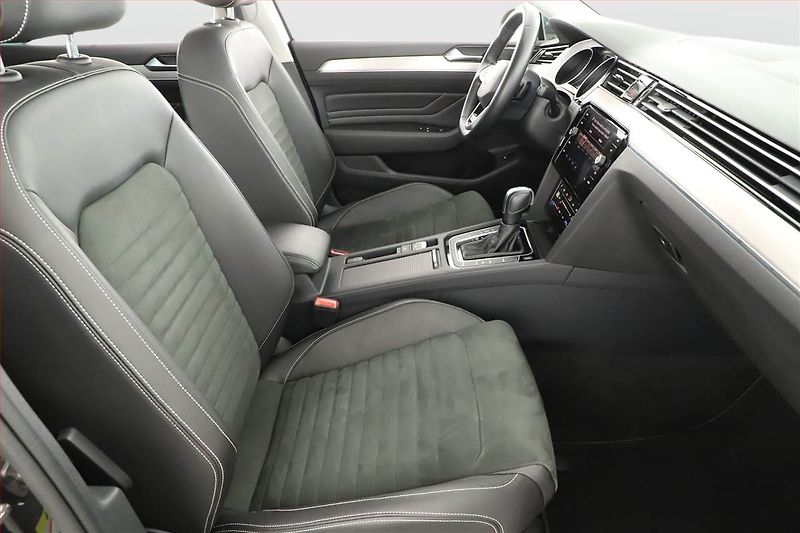 Volkswagen Passat (2021) Elegance 2.0 TDI - fotka 7 z 24