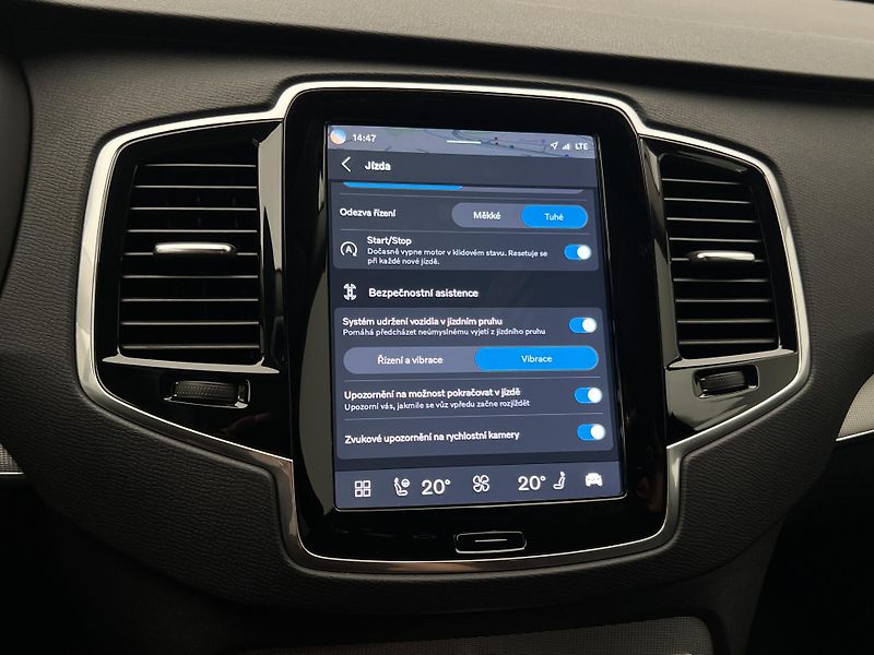 Volvo XC90 B5 AWD CORE AUT 7 MÍST - fotka 39 z 43