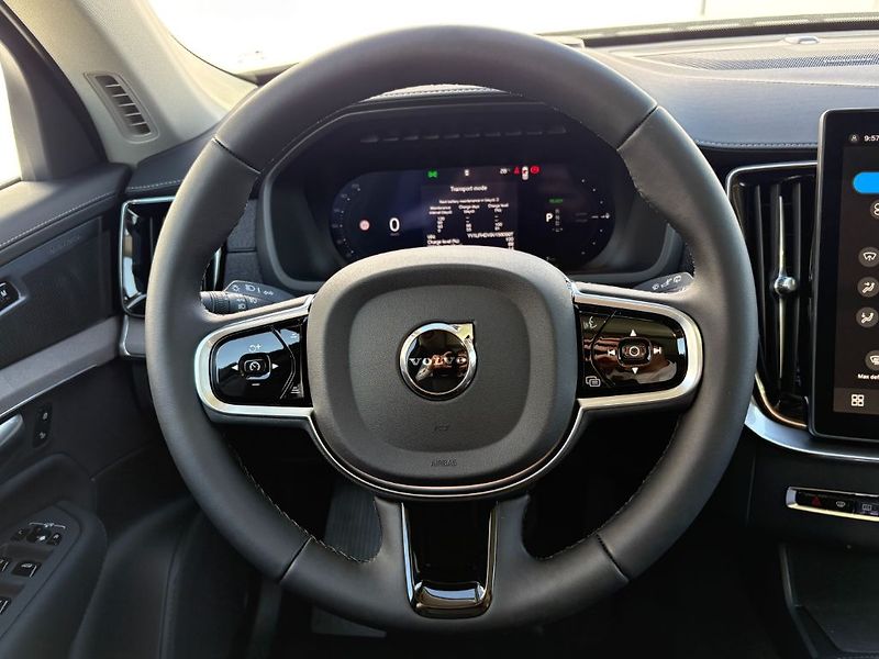Volvo XC90 Plus Bright B5 184kW - fotka 12 z 25