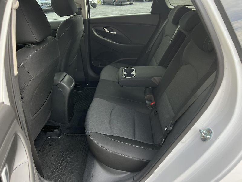 Hyundai i30 (2023) 1.5T-GDi 118kW SMART ČR NOVÉ - fotka 9 z 21
