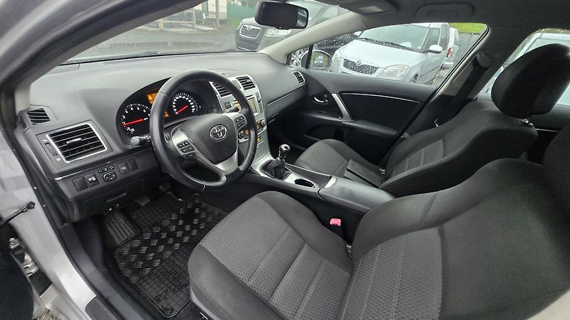 Toyota Avensis 1.8LIFE 1MAJITEL 108KW - fotka 22 z 35