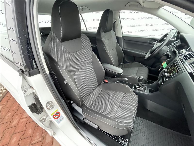 Škoda Fabia 1,0 TSi,1.maj.,ČR,po servisu - fotka 20 z 22