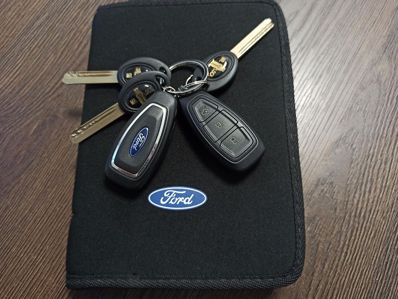 Ford Focus 1.5TDCi 88kW ČR,1.MAJ.TITANIUM - fotka 28 z 30