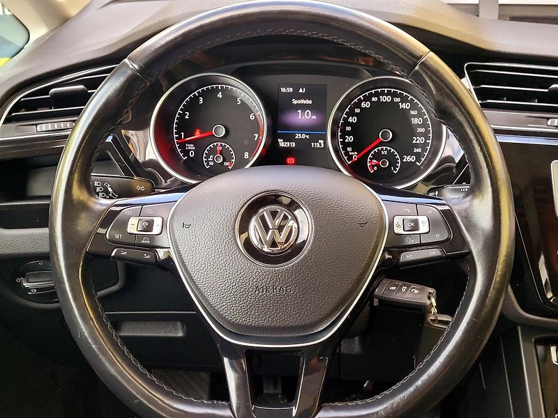 Volkswagen Touran TSi *CEBIA* 1.maj,SERV.KNIHA - fotka 40 z 47