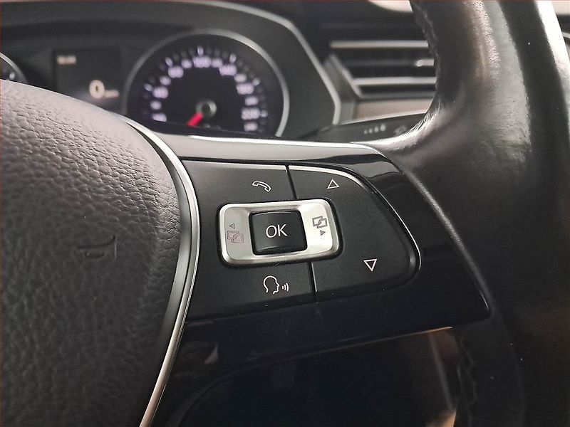 Volkswagen Passat (2016) Highline 2.0 TDI, Kůže, Navi - fotka 19 z 23