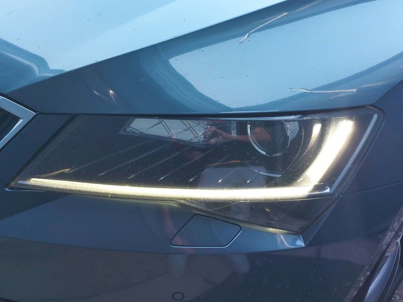 Škoda Superb (2019) Combi L&K DSG 4x4 2,0TDi 140kW - fotka 34 z 35