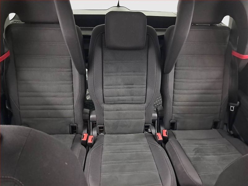 Volkswagen Touran (2023) 1.5 TSI - fotka 10 z 18