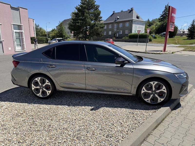 Škoda Octavia IV RS 2,0 TSi/195kW-REZERVACE - fotka 8 z 98