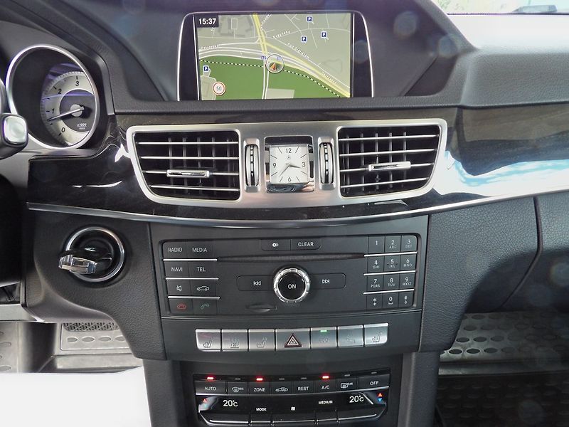 Mercedes-Benz Třídy E 350d 4Matic Airmatic TZ 360° - fotka 8 z 37