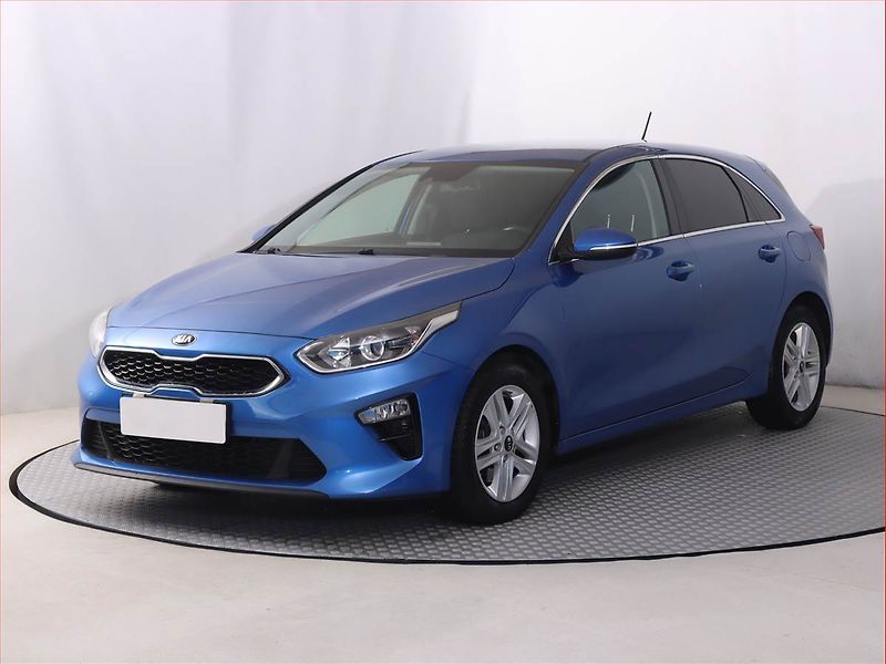 Kia Ceed (2018) 1.4 T-GDI, Serv.kniha - fotka 2 z 18