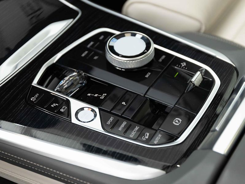 BMW X5 xDrive50e - fotka 15 z 23