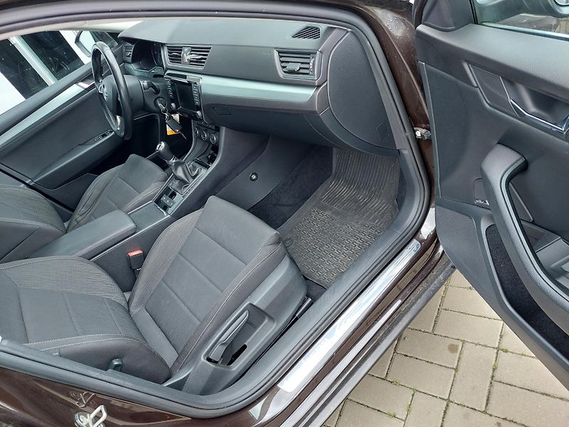 Škoda Superb (2016) III. 2.0TDi Style - fotka 25 z 37