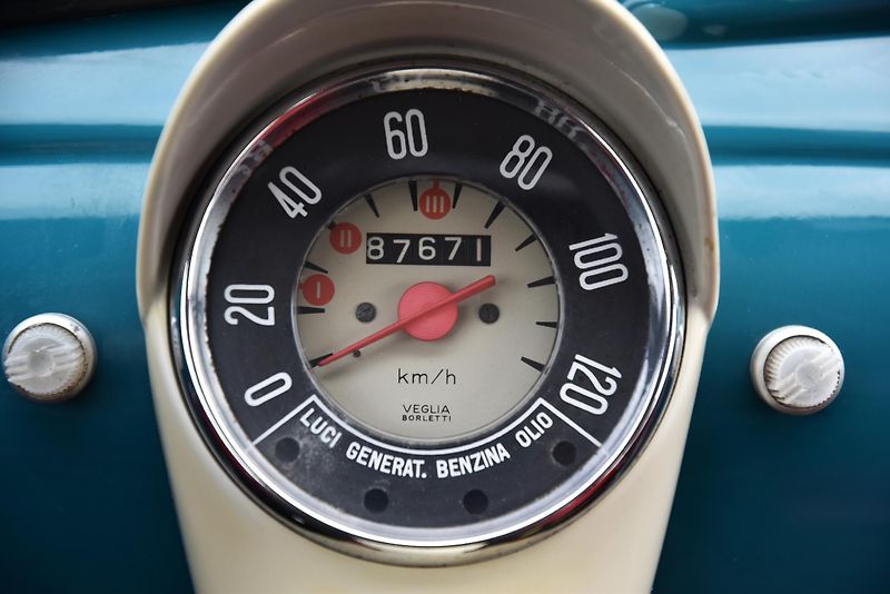 Fiat 500 (1971) 110 F BERLINA 650 ccm - fotka 13 z 33