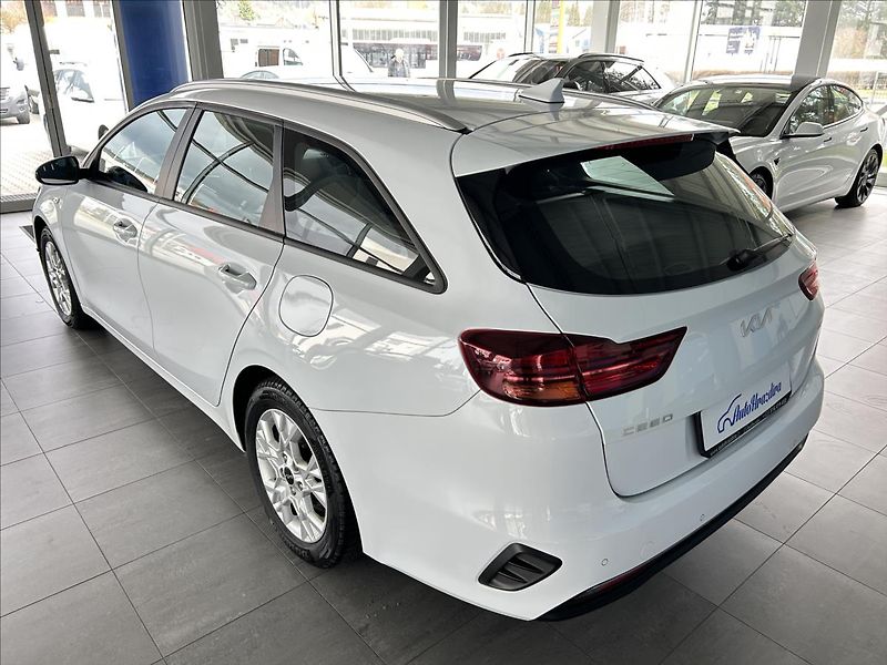 Kia Ceed 1,5   T-GDI 118kW,FRESH,1.MAJ, - fotka 4 z 22