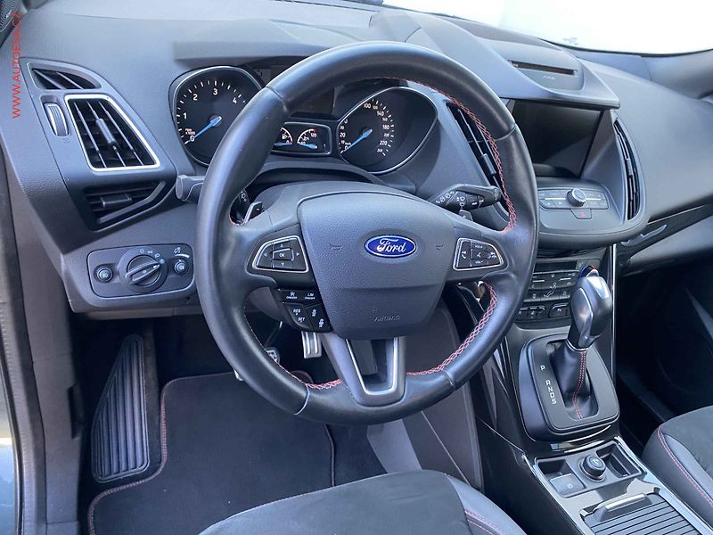 Ford Kuga (2017) 2.0 TDCi 4x4, ST-Line, AT - fotka 12 z 19