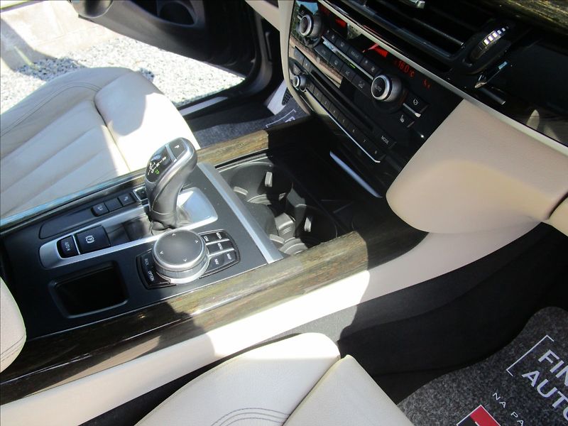 BMW X5 xDrive 30d M-Paket  ČR - fotka 37 z 70