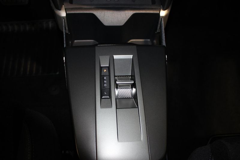 Opel Frontera (2026) GS Hybrid 1.2 TURBO 107kW - fotka 14 z 19