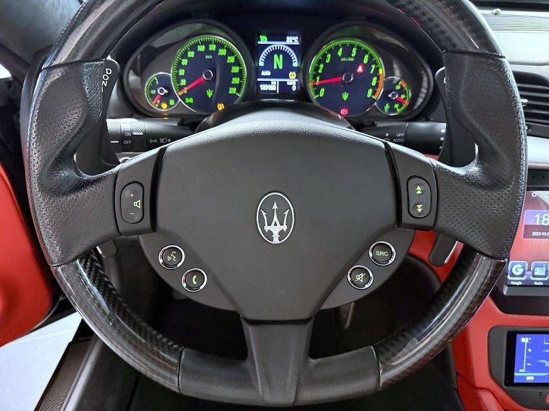 Maserati GranTurismo (2009) 4,7 V8 S F1 440k MC paket - fotka 18 z 20