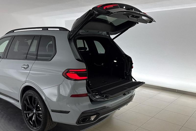 BMW X7 xDrive40d - fotka 10 z 29