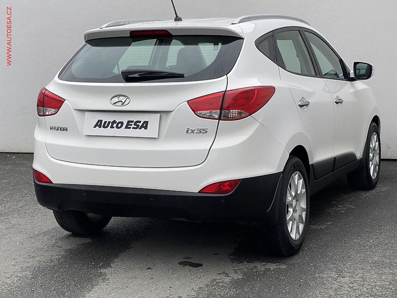 Hyundai ix35 (2013) 1.6 GDi, ČR, AC, tempo, park - fotka 4 z 15
