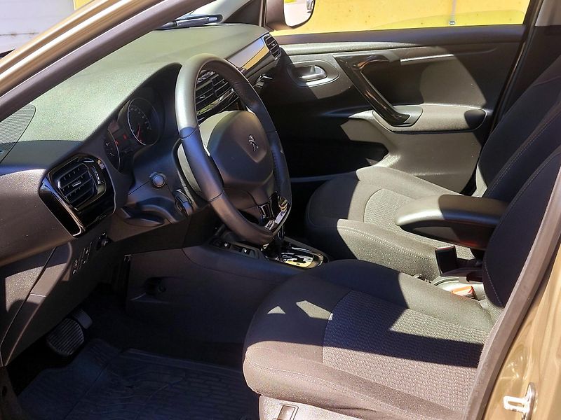 Peugeot 301 EAT6 115k *SERV.KN*CZ, 1xMaj - fotka 28 z 42