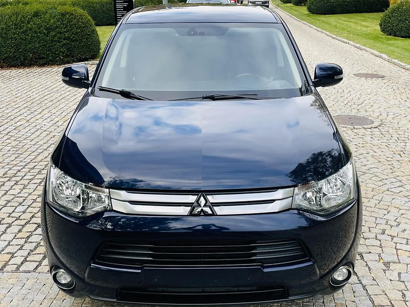 Mitsubishi Outlander 2.0i MANUÁL 1.MAJITEL TAŽNÉ - fotka 7 z 44