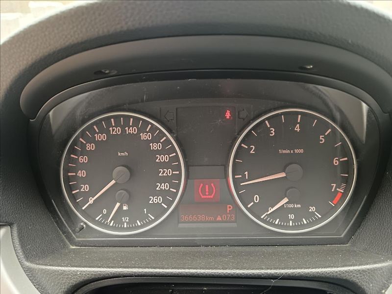 BMW Řada 3 2,5 i - fotka 19 z 19