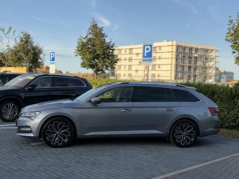 Škoda Superb (2019) L&K/2.0 TDi 140 kw/DSG - fotka 2 z 25