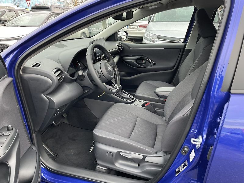 Toyota Yaris 1.5 Hybrid ODBĚR IHNED - fotka 12 z 27