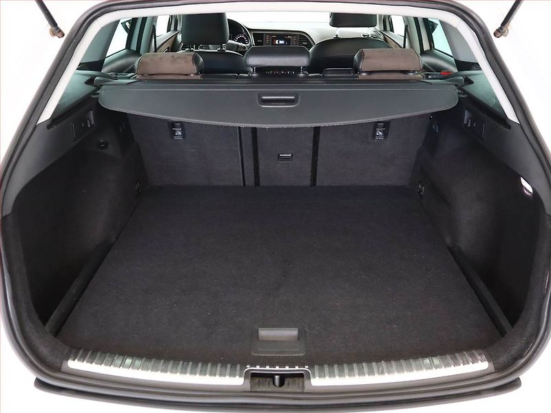 Seat Leon (2015) X-Perience 2.0 TDI, 4X4 - fotka 11 z 17