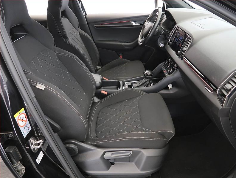 Škoda Karoq (2020) Sportline 1.5 TSI, digi klima - fotka 9 z 25